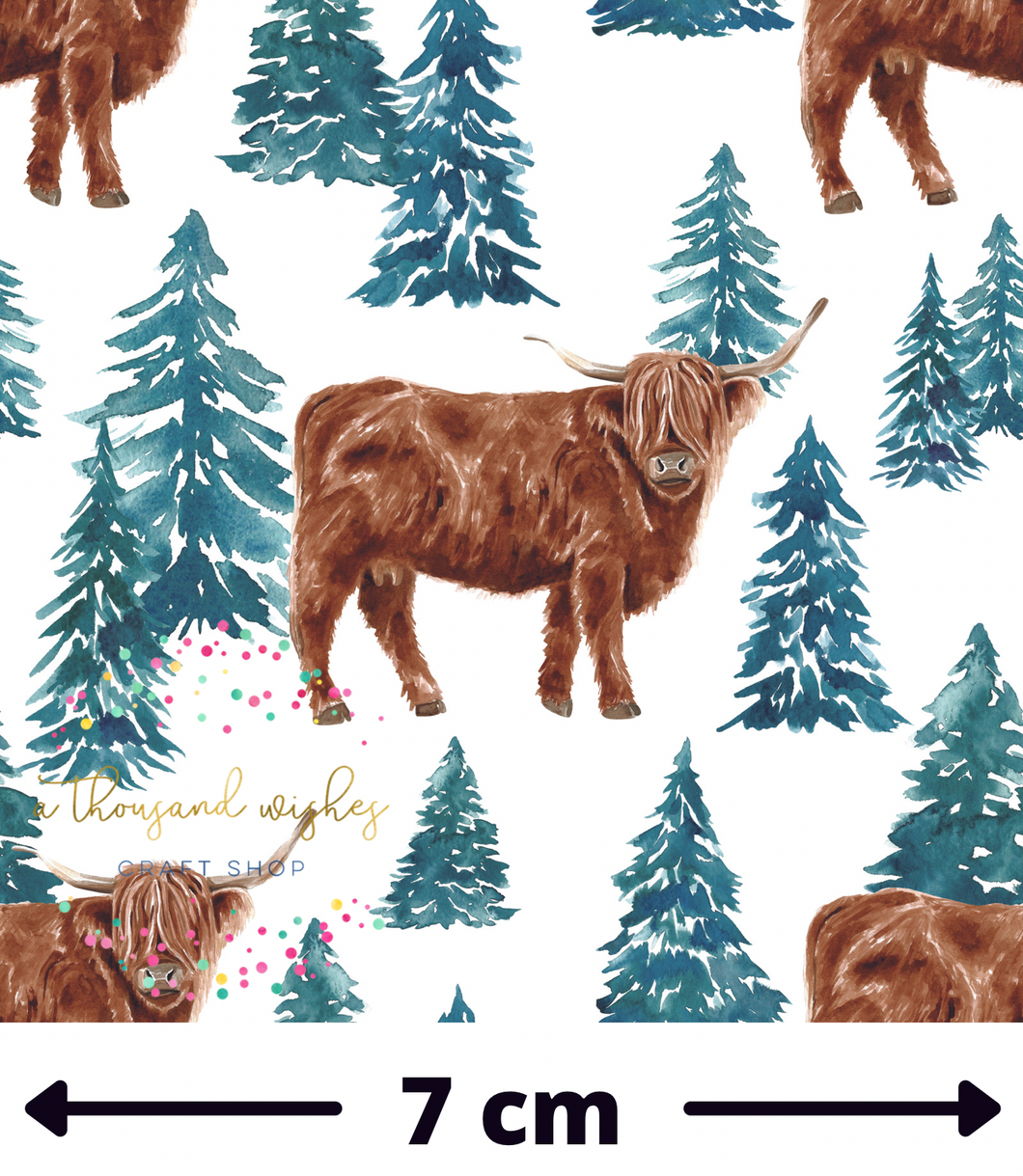 [CATE & RAINN] CHRISTMAS HIGHLAND COW WITH TREES - Mini Scale
